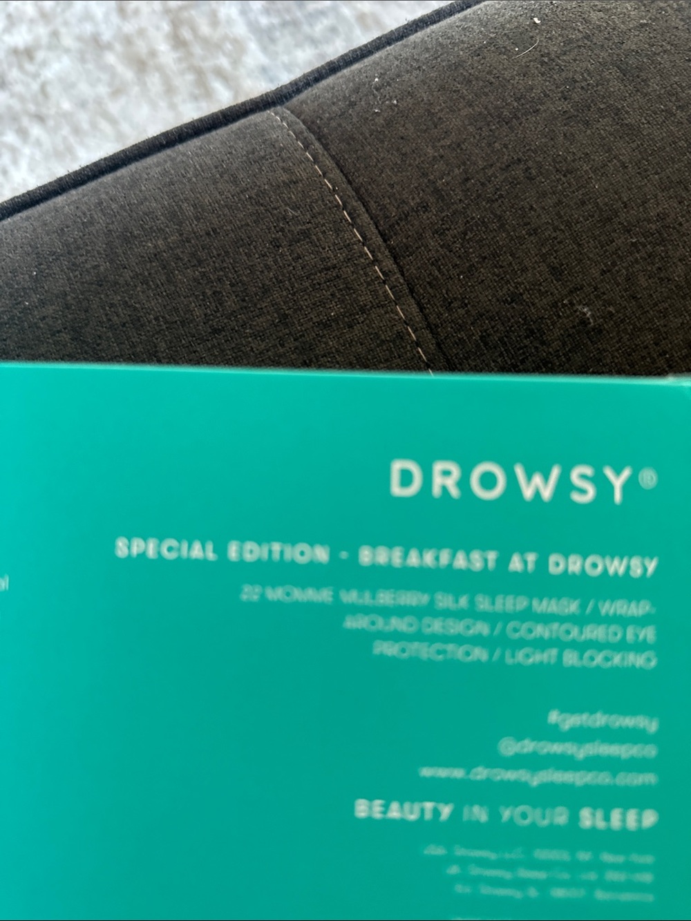 Drowsy Teal Contoured Silk Sleep Mask - Eyelash-Protecting - Picture 3 of 3